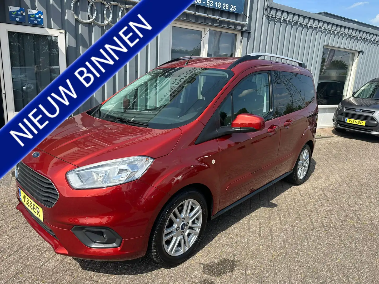 Ford Tourneo Courier 1.0 Titanium Rood - 1