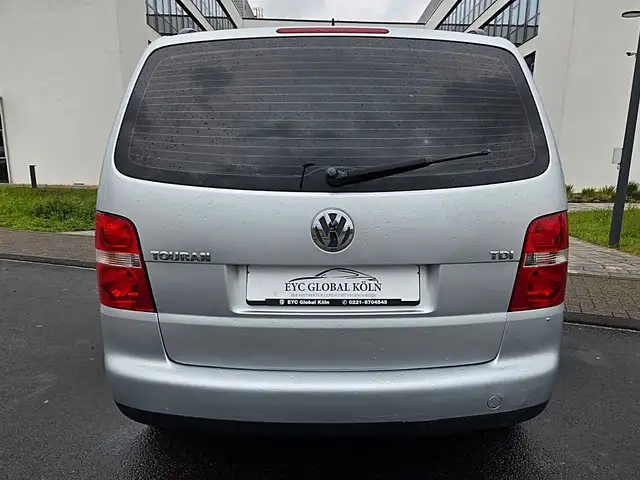Volkswagen Touran view 8