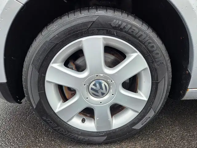 Volkswagen Touran view 9