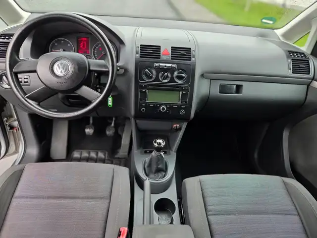 Volkswagen Touran view 12