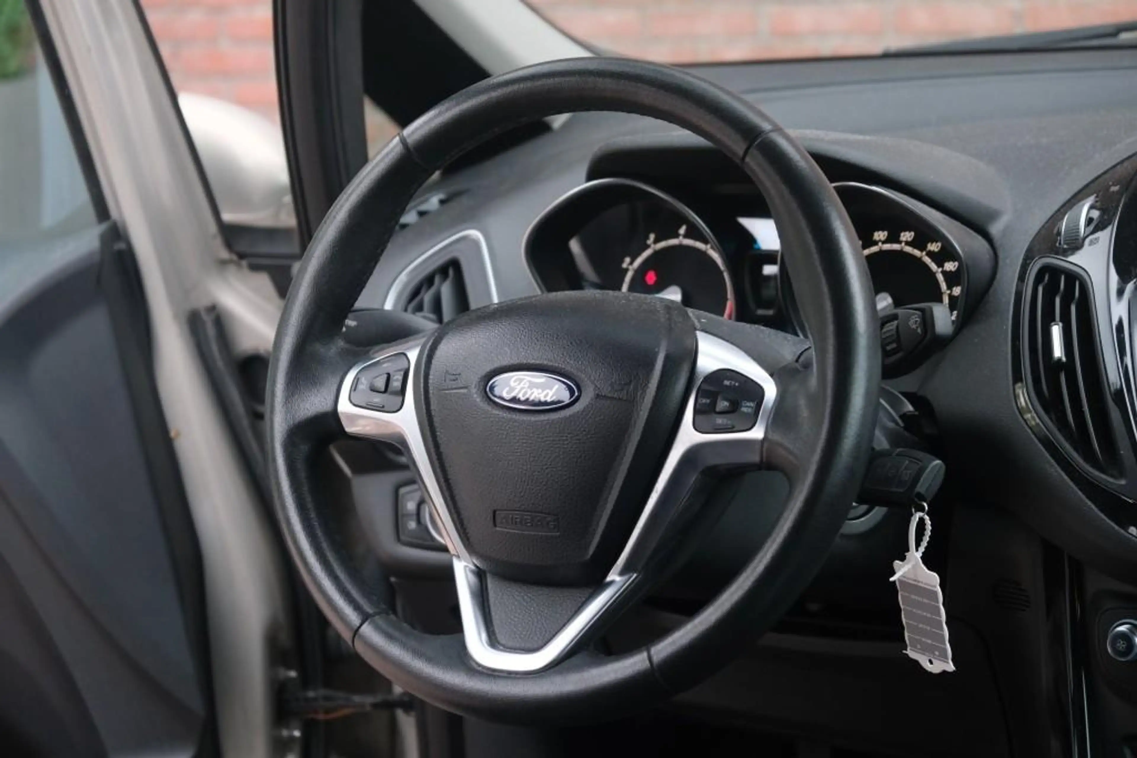 Ford B-Max 1.0 EcoBoost 100pk Titanium - Trekhaak - Navigatie — photo 13