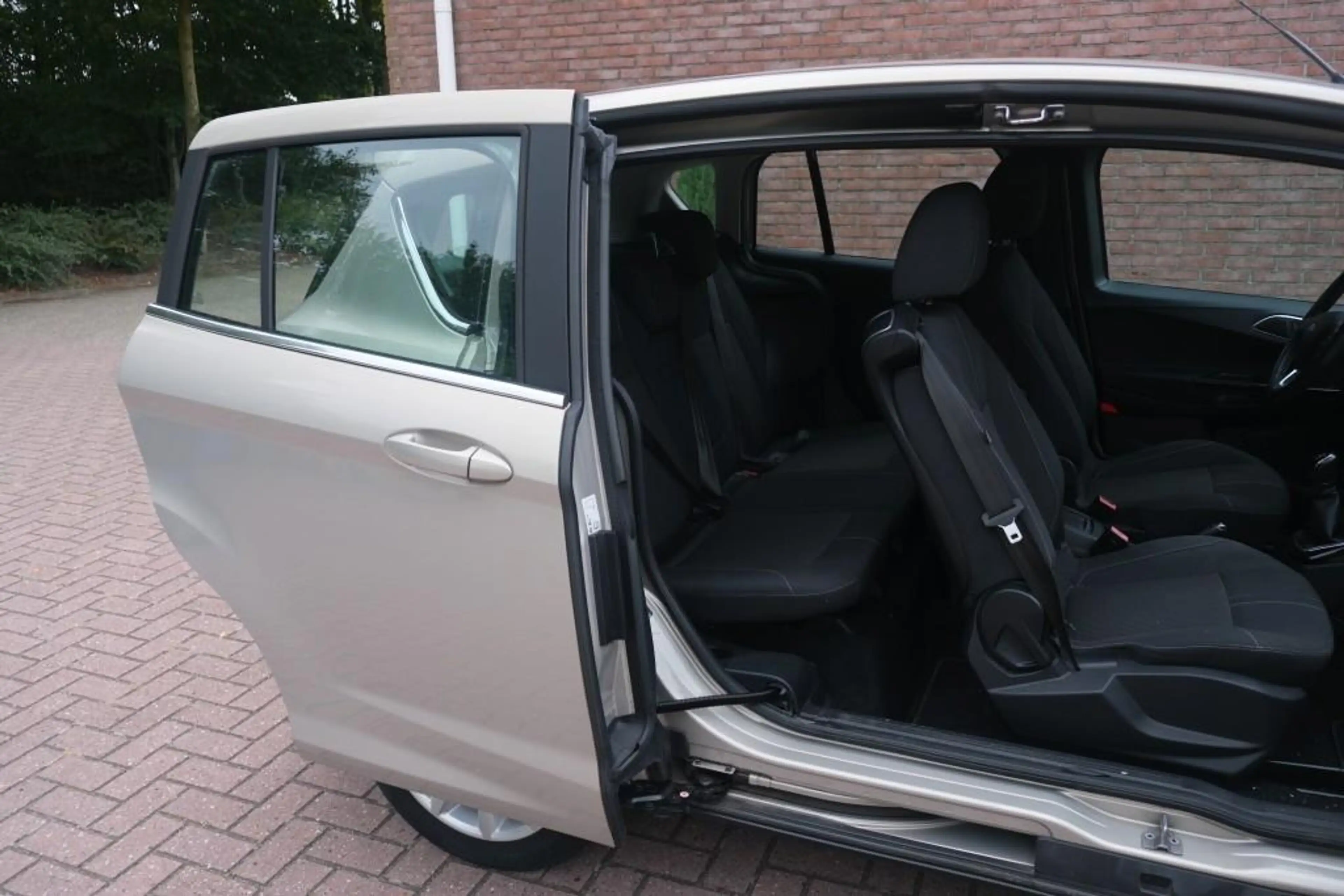 Ford B-Max 1.0 EcoBoost 100pk Titanium - Trekhaak - Navigatie — photo 4