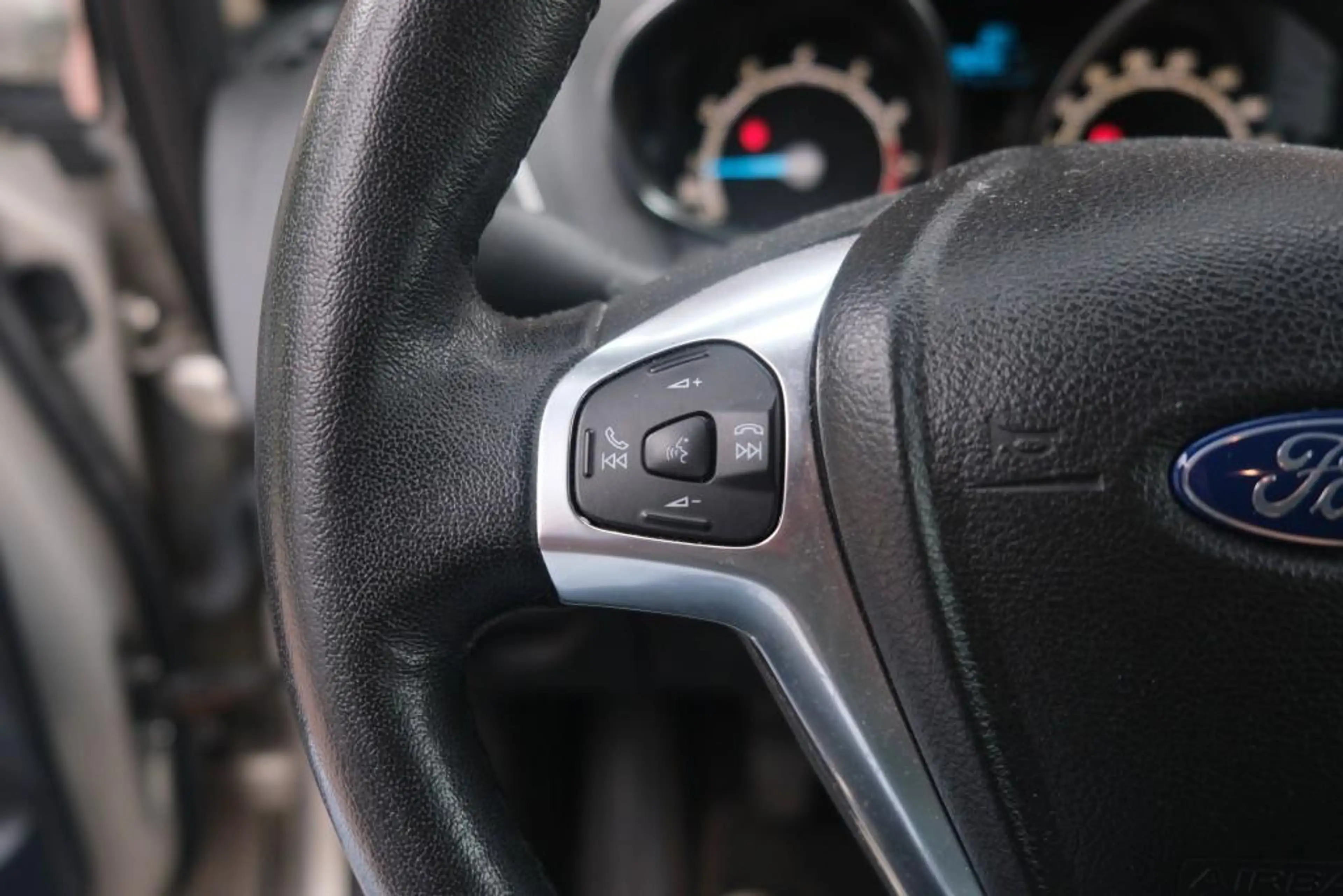 Ford B-Max 1.0 EcoBoost 100pk Titanium - Trekhaak - Navigatie — photo 10
