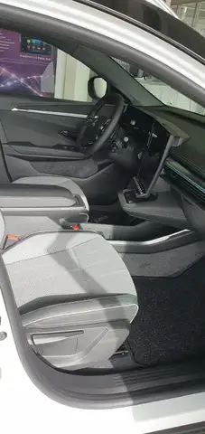 Mitsubishi Eclipse Cross view 8