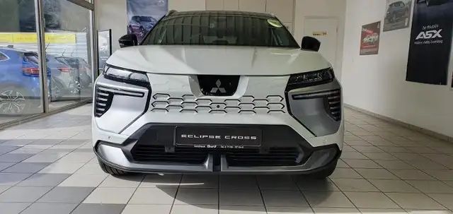 Mitsubishi Eclipse Cross view 3