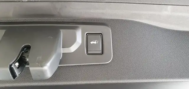 Mitsubishi Eclipse Cross view 15