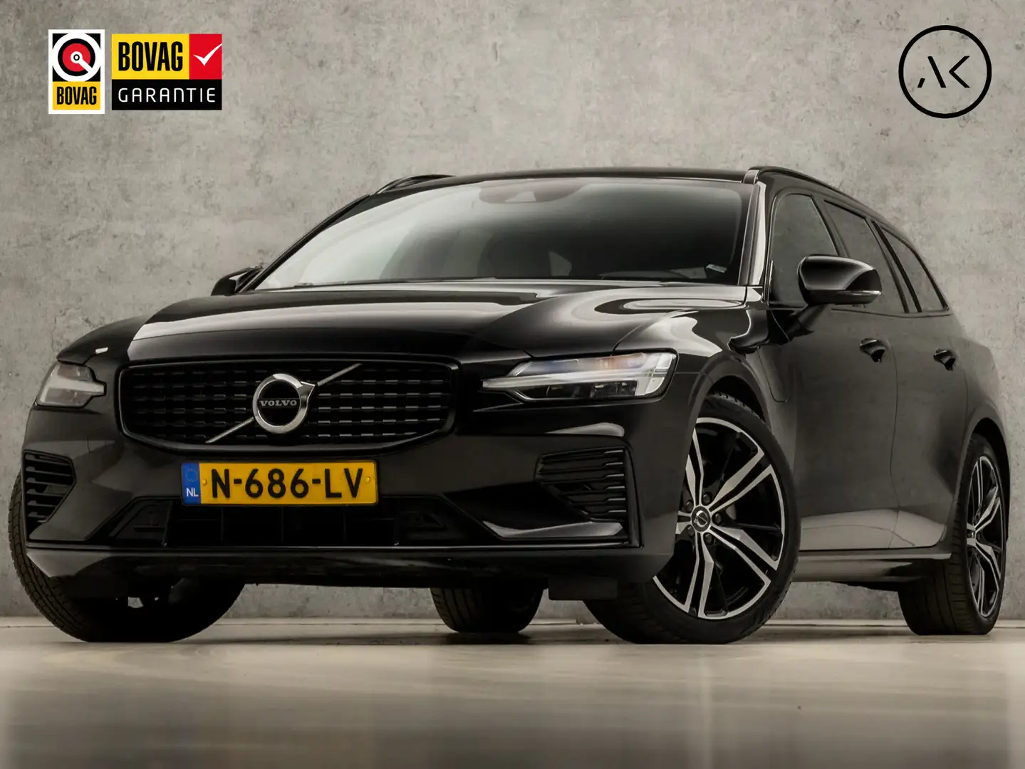 Volvo V60 2.0 T6 Recharge AWD R-Design 391Pk Automaat (APPLE Zwart - 1