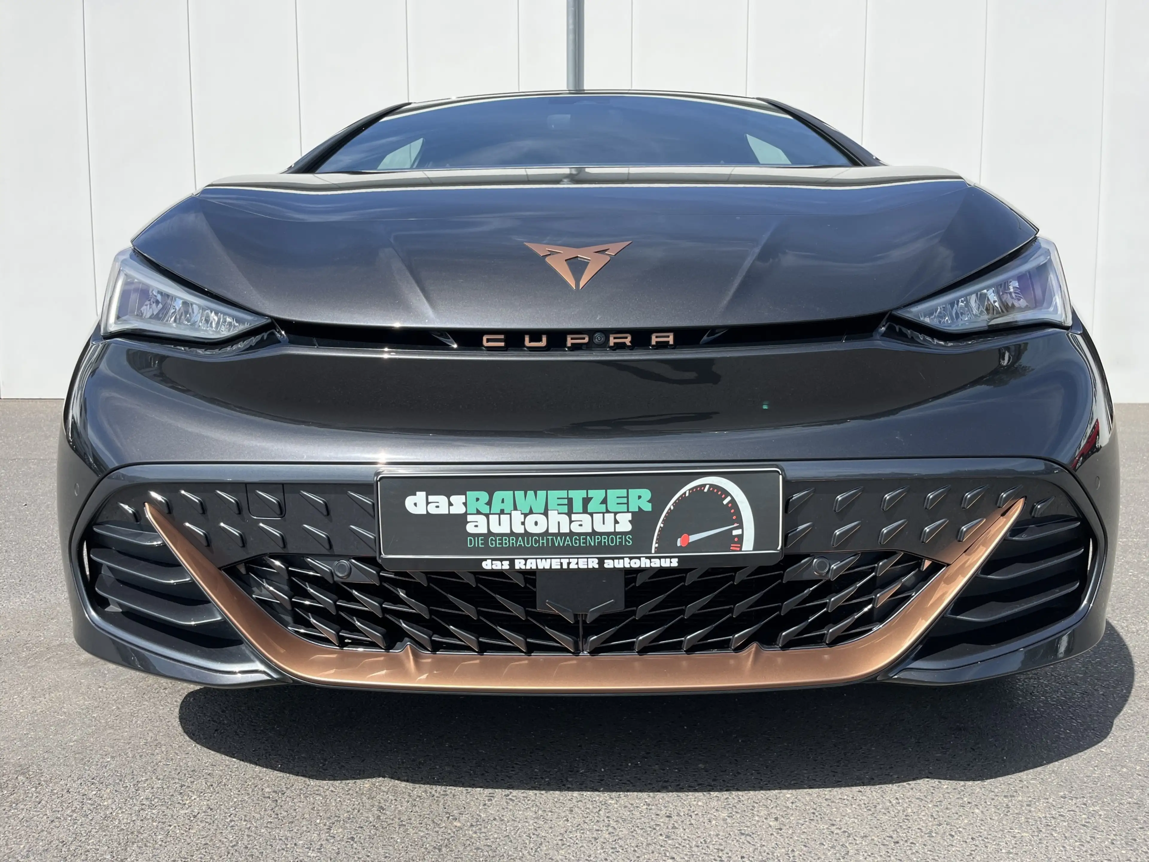 CUPRA Born 147€ m.20% Anz. 62kWh Navi LR-HZG 360RFK ACC LED — photo 3