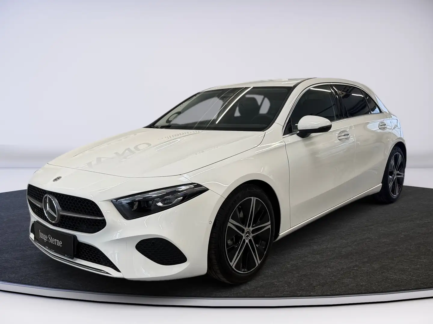 Mercedes-Benz A 180 Kompaktlimousine Öst-Edition Keyless Navi Kamera Weiß - 2