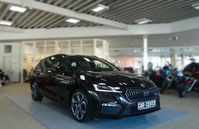 Skoda Octavia Combi RS Plus 4x4; PANO NAV HuD KAM 19"