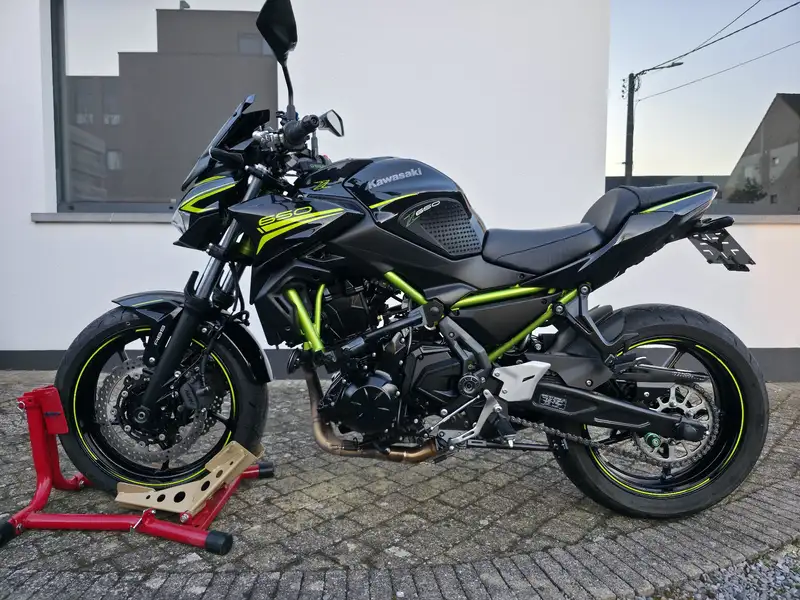 Kawasaki Z 650 - foto 8