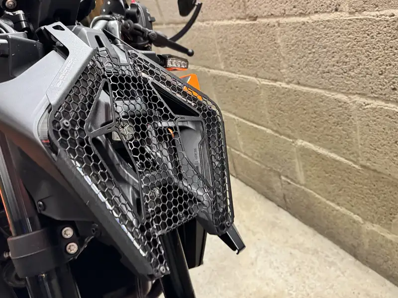 KTM 990 DUKE - foto 4