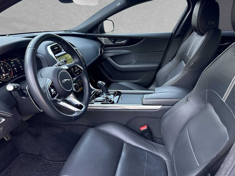 Jaguar XE P300 AWD Aut. 300 Sport — photo 3