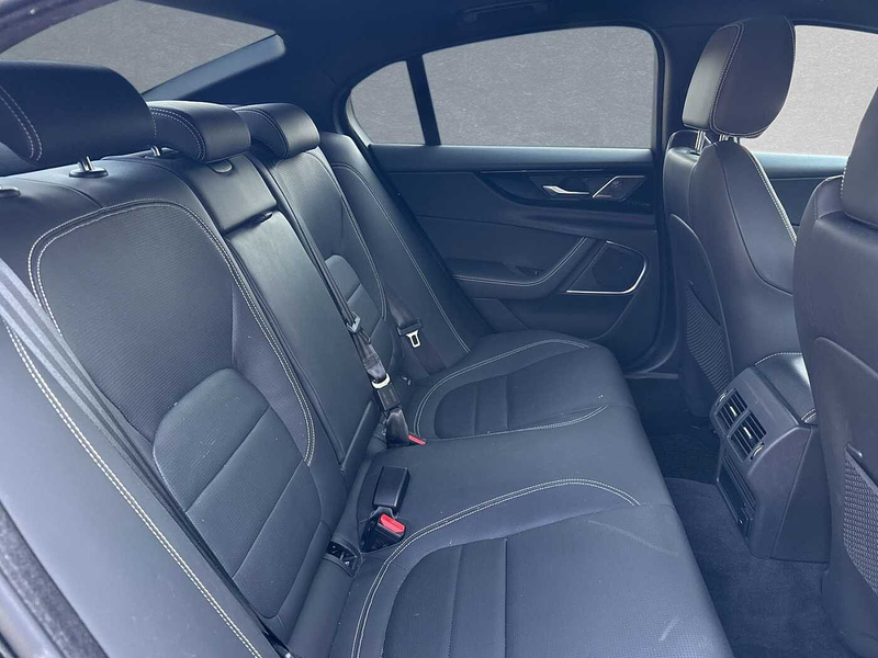 Jaguar XE P300 AWD Aut. 300 Sport — photo 5