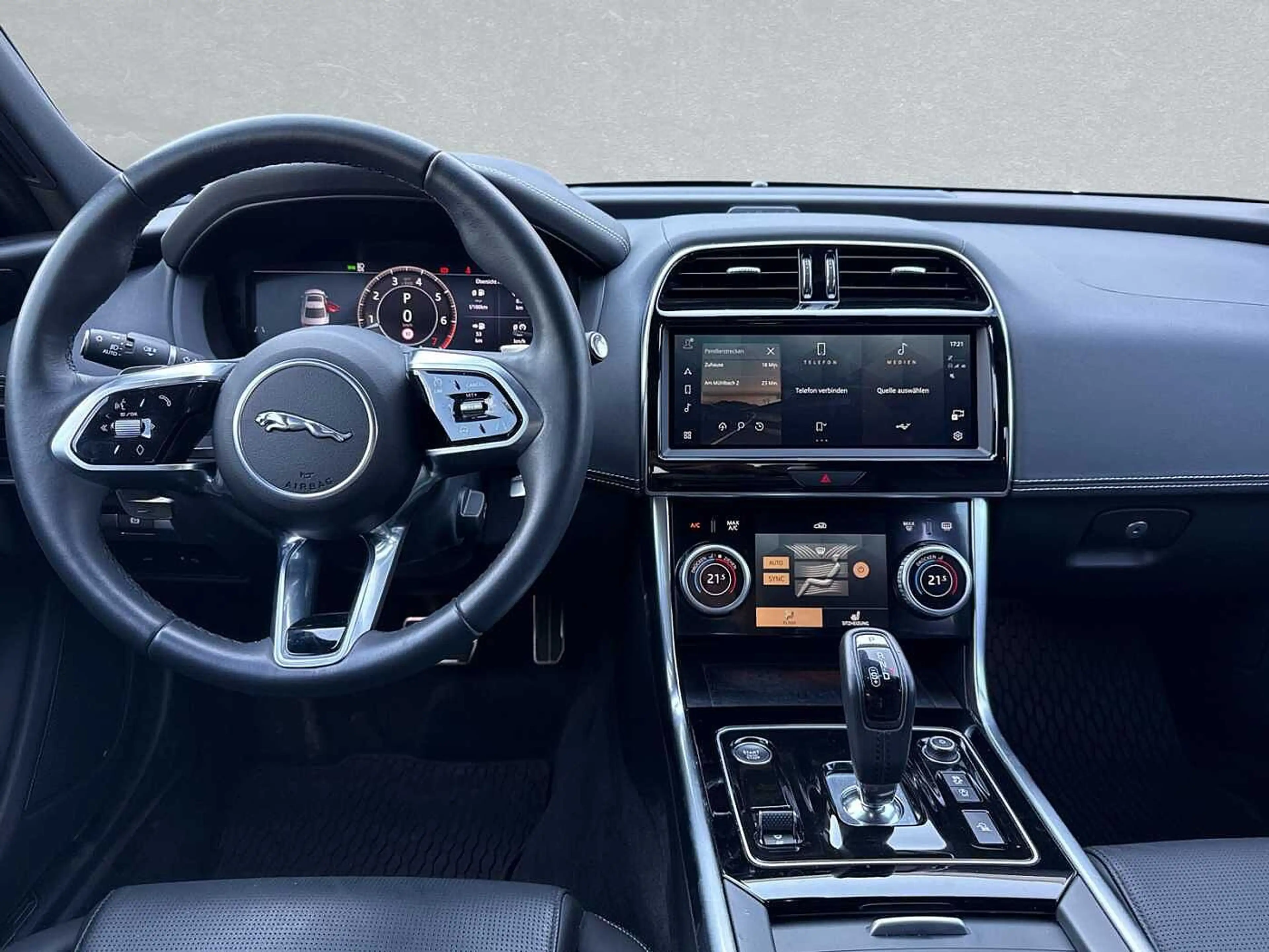 Jaguar XE P300 AWD Aut. 300 Sport — photo 4