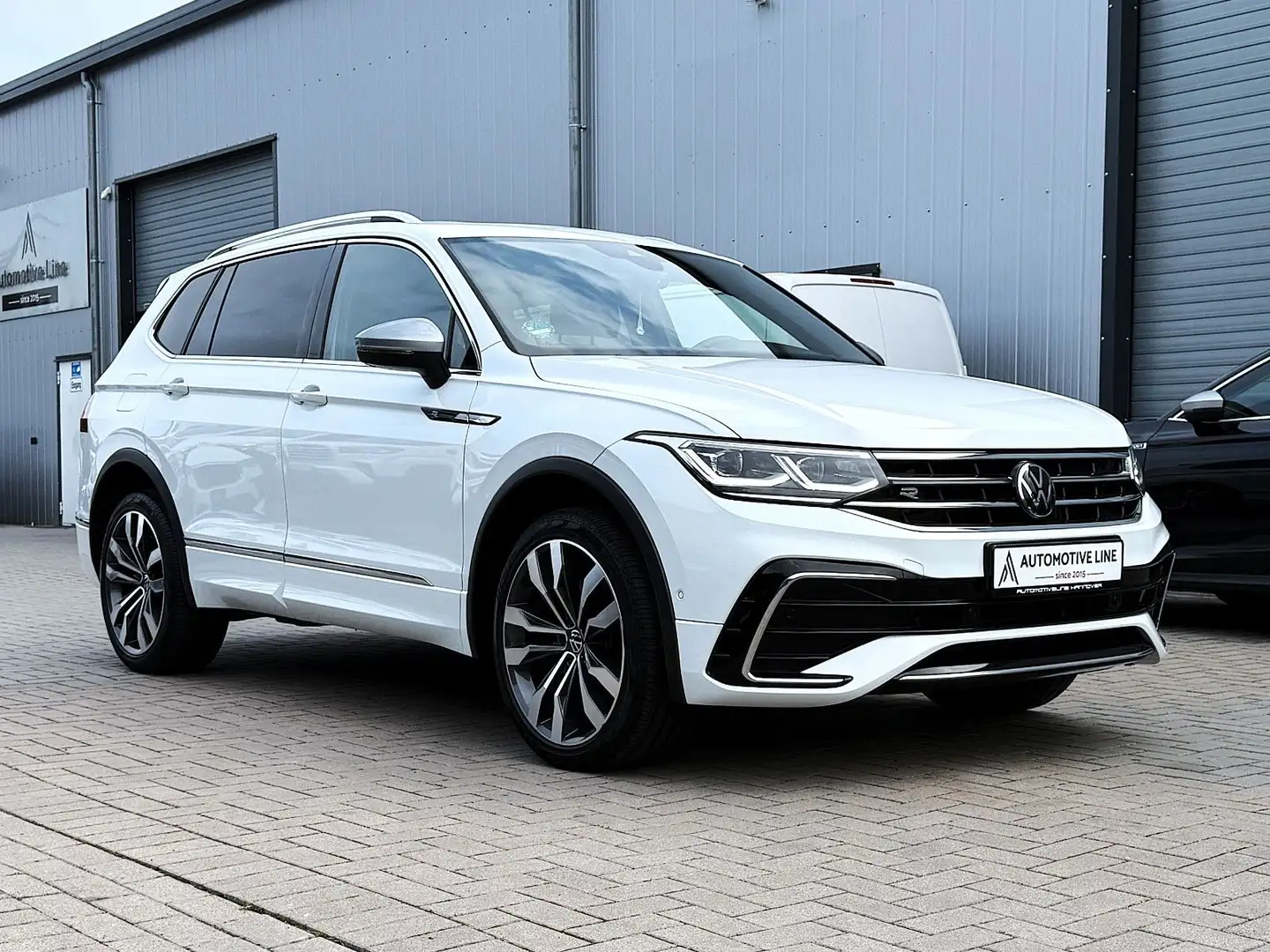 Volkswagen Tiguan Allspace TIGUAN ALLSPACE R-LINE 4M/7SITZE/PANO/MATRIX/KAM Weiß - 1