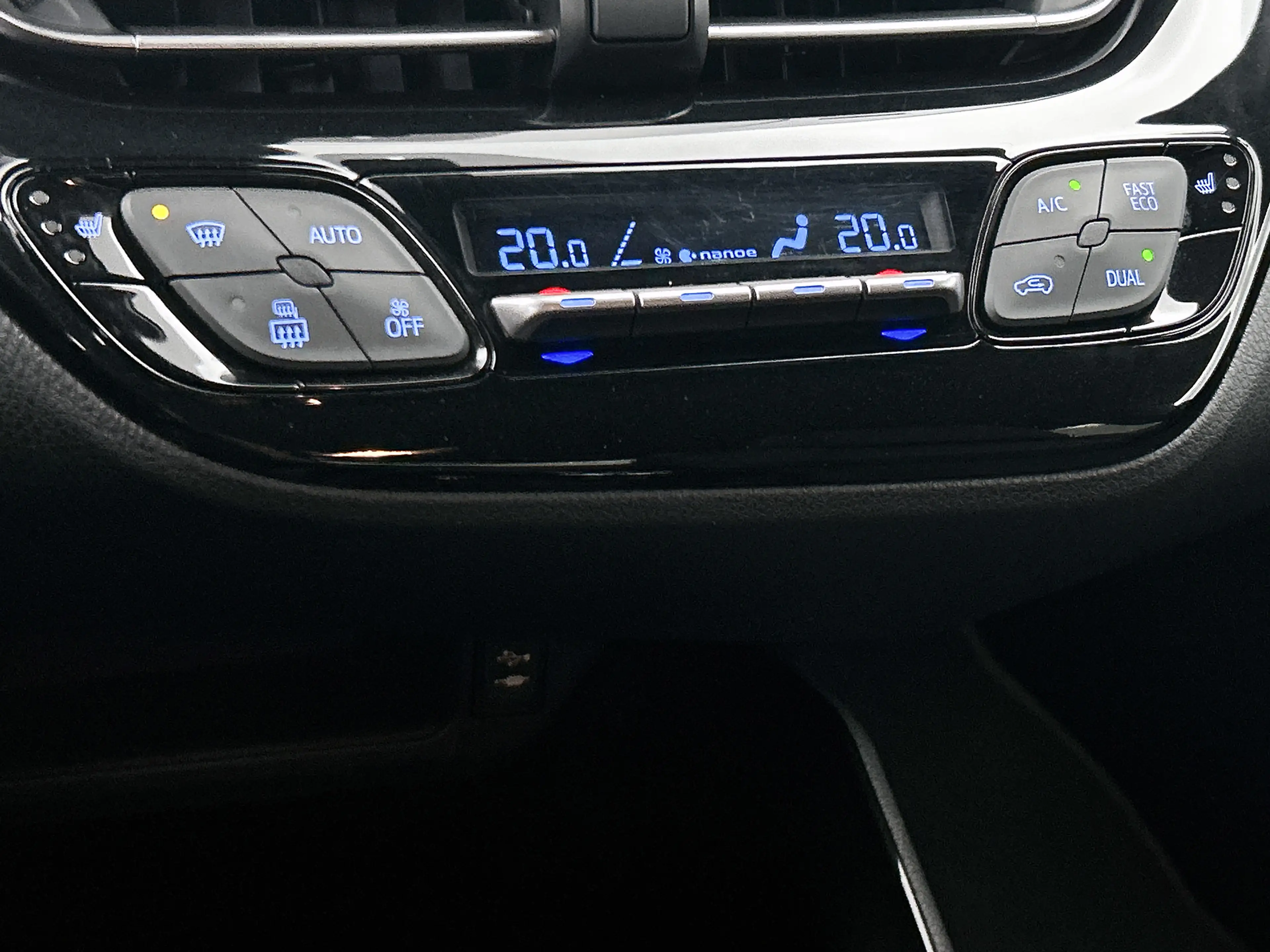 Toyota C-HR 1.2 Executive | Trekhaak | Parkeersensoren | — photo 9