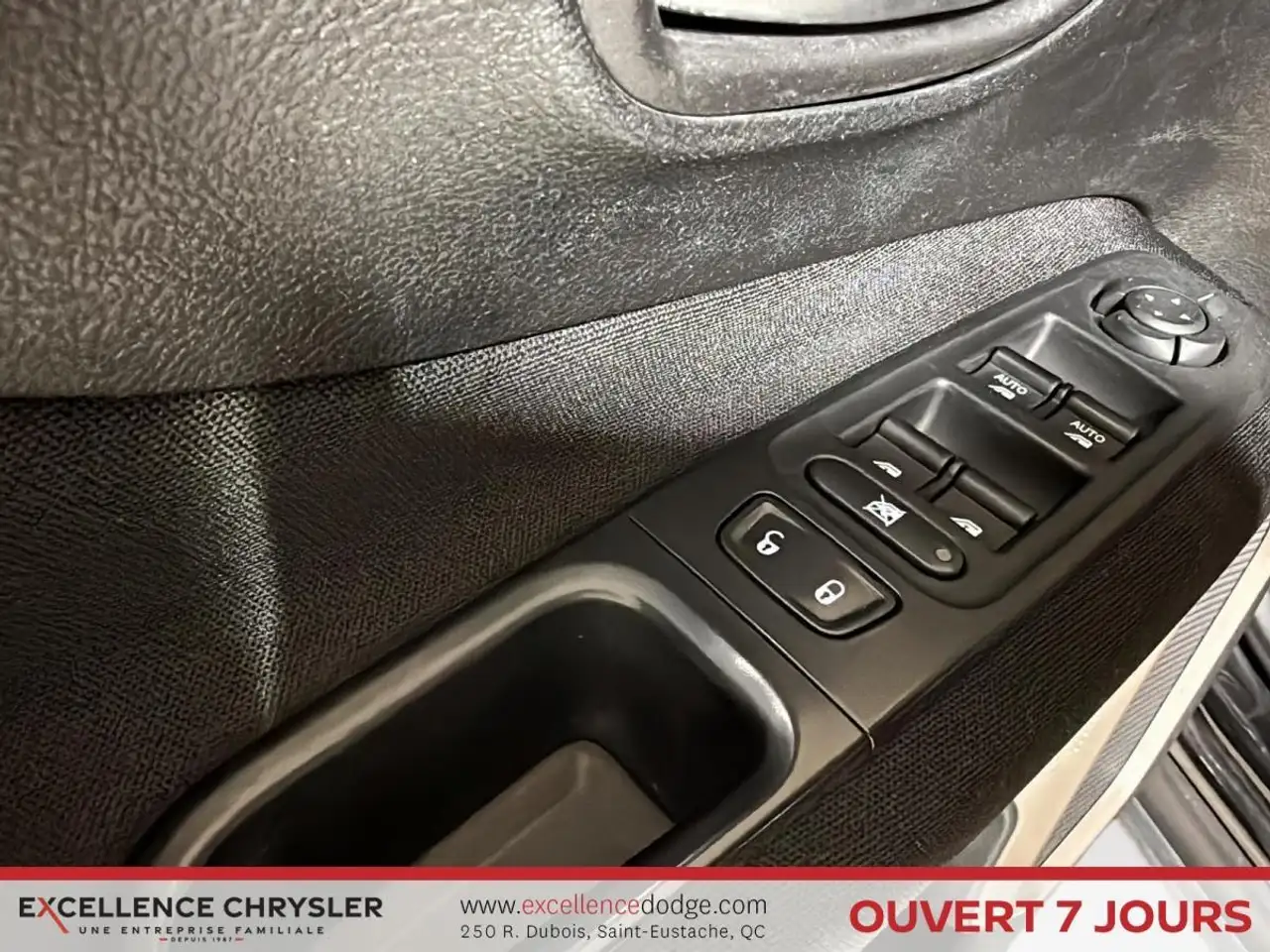 Jeep Renegade снимка Jeep Renegade