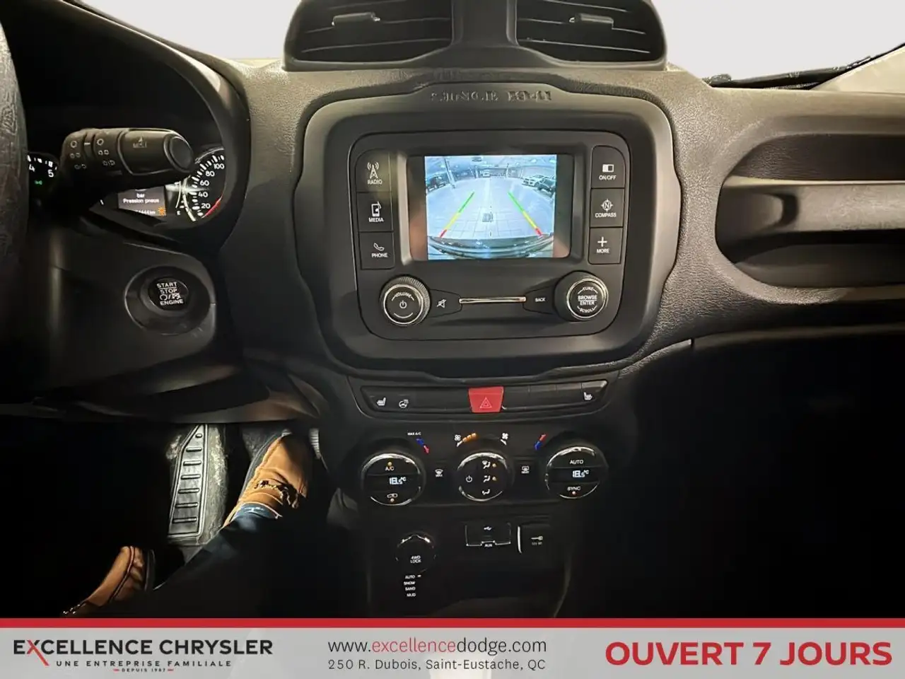 Jeep Renegade снимка Jeep Renegade