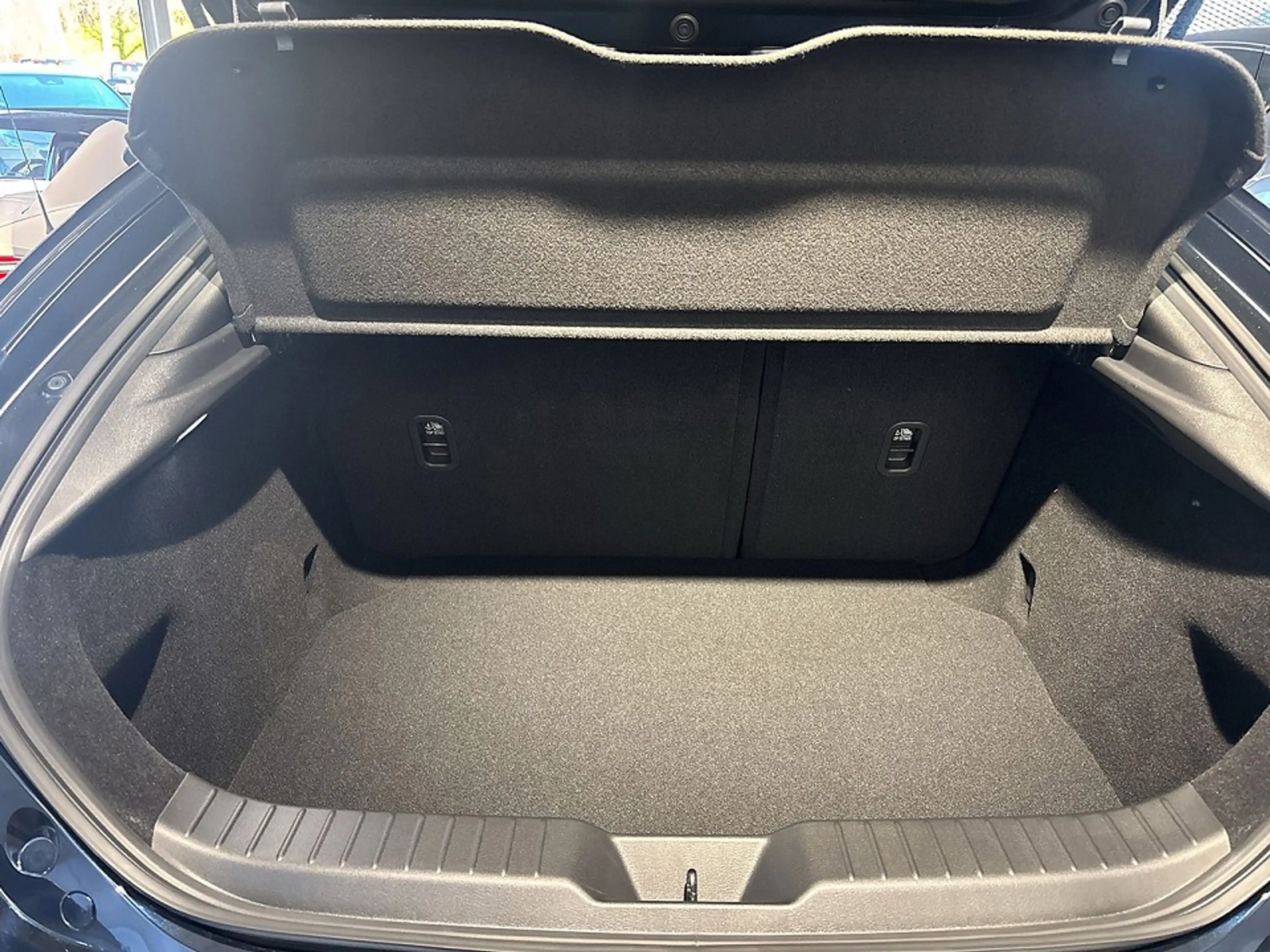 Mazda 3 2.5 Exclusive-Line — photo 9