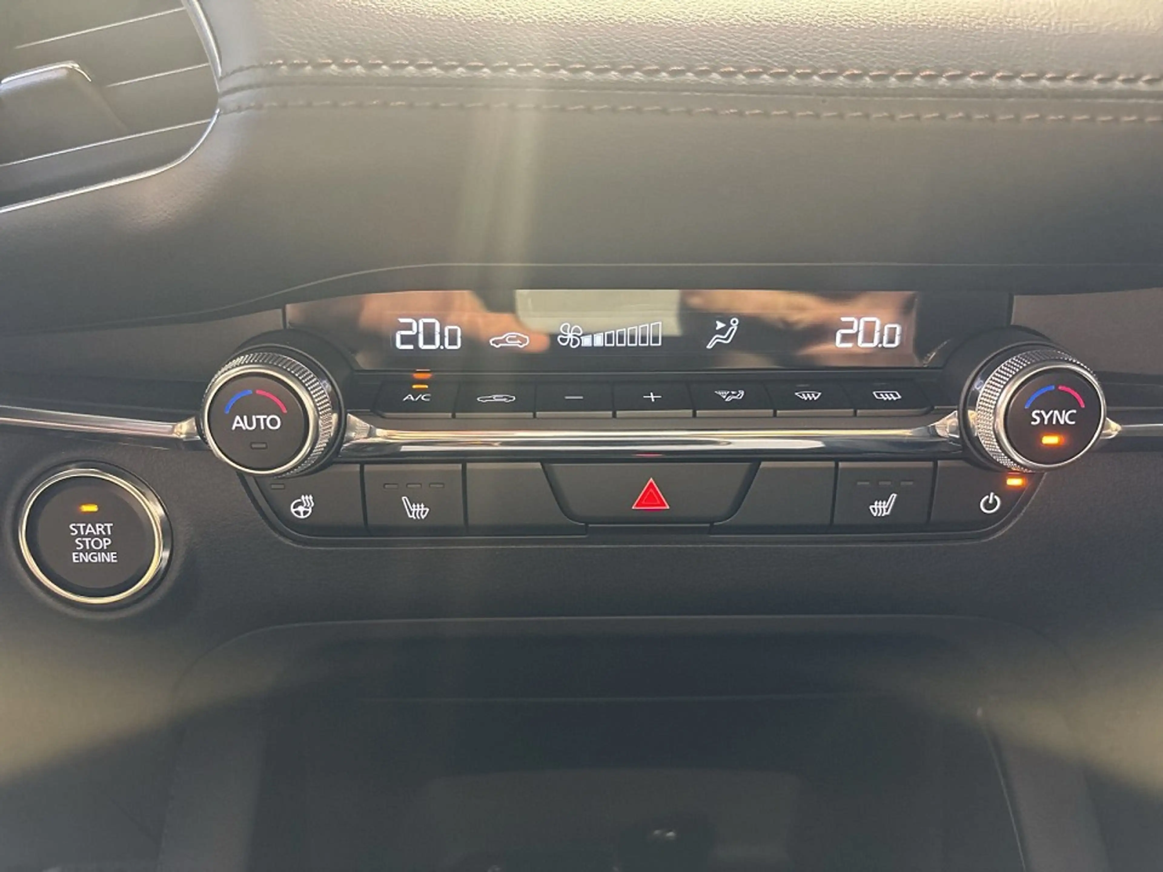 Mazda 3 2.5 Exclusive-Line — photo 11