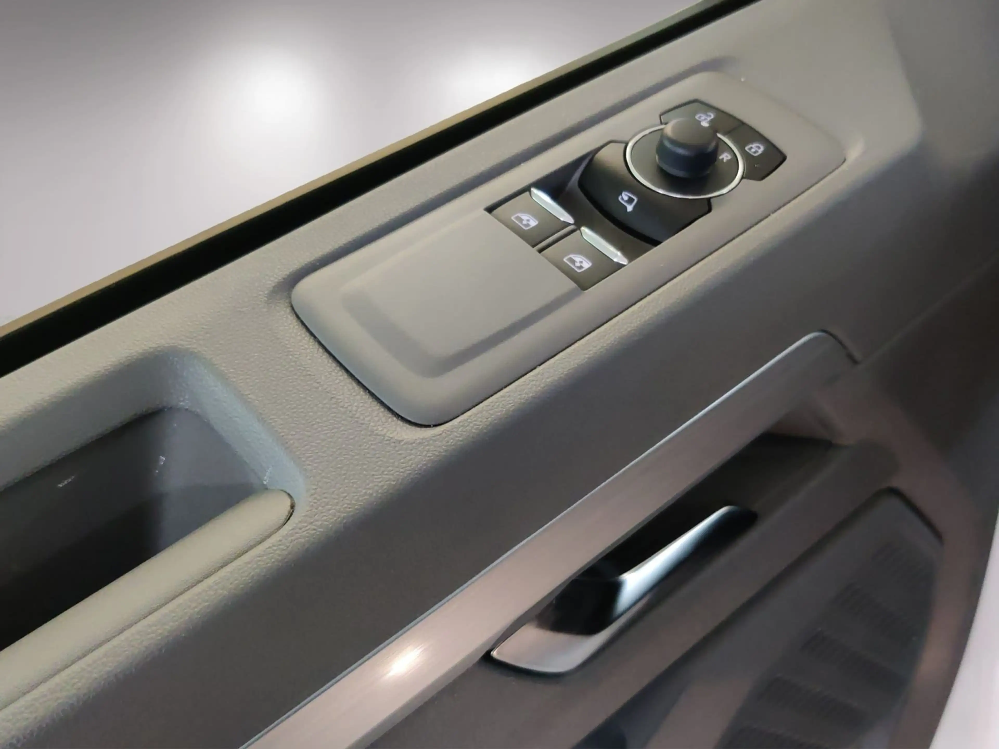 Volkswagen T7 Caravelle Edition 2.0 TDI 4MO Matrix/Standh/8 — photo 10