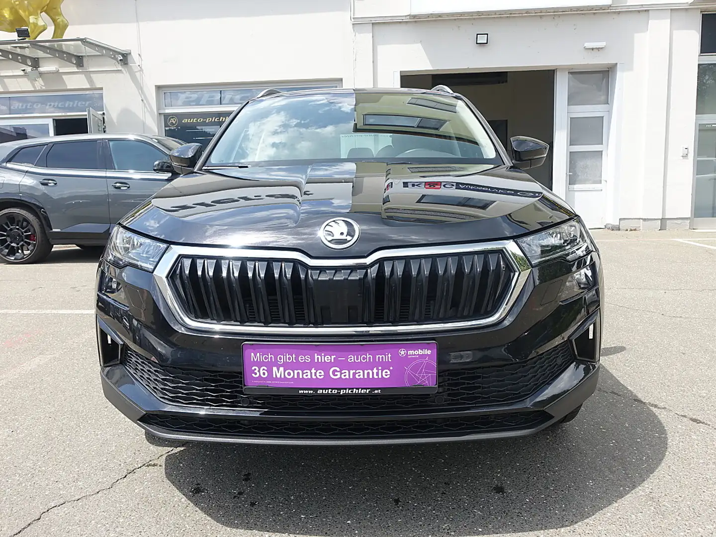 Skoda Karoq 2,0 TDI 4x4 DSG Style Schwarz - 2