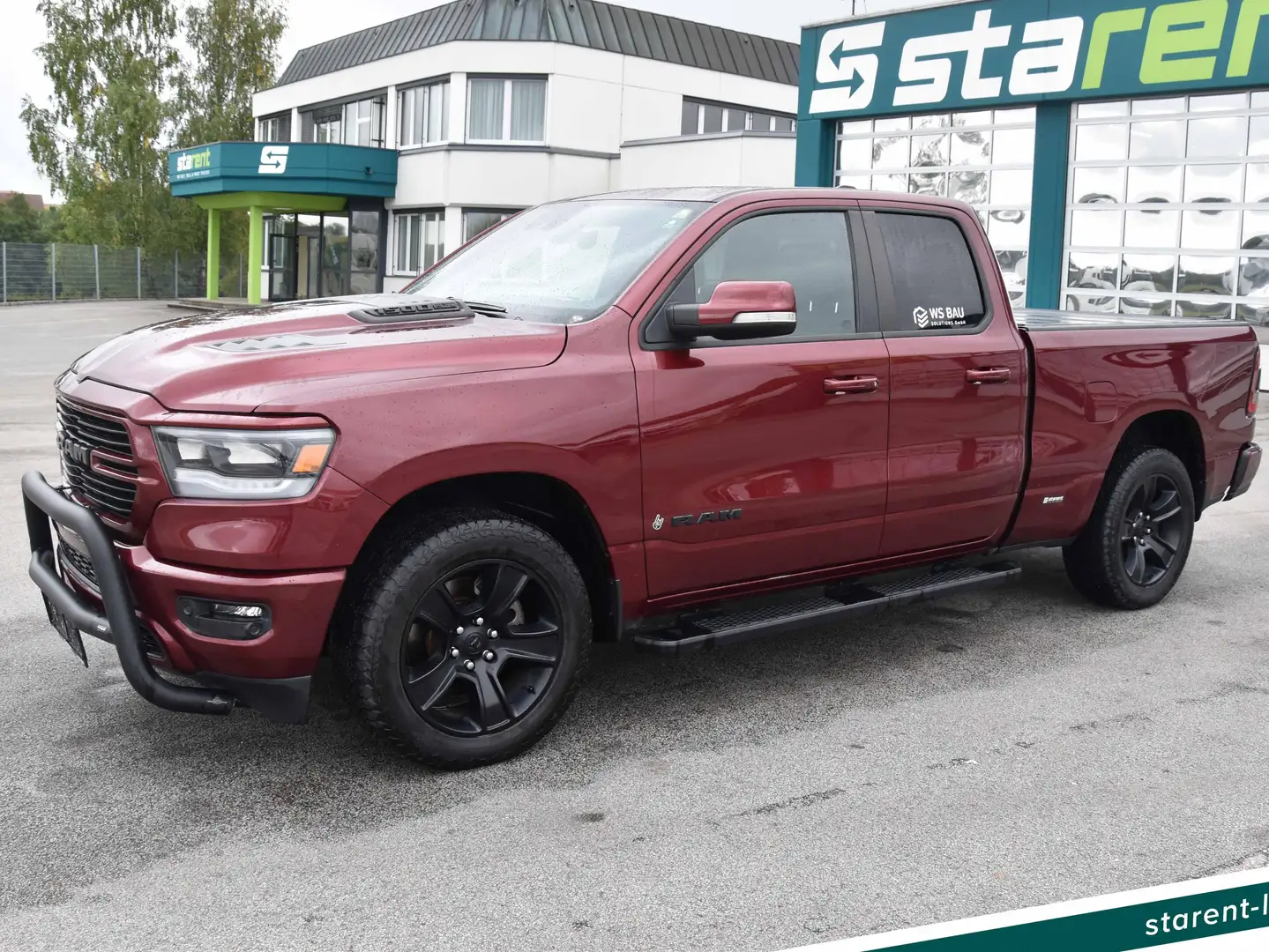 Dodge RAM 5,7L V8 HEMI Erstbesitz AHK Leder Navi Xenon Rot - 1