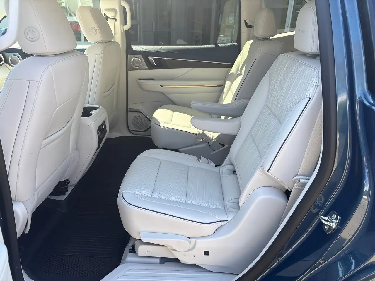 Buick Enclave снимка Buick Enclave