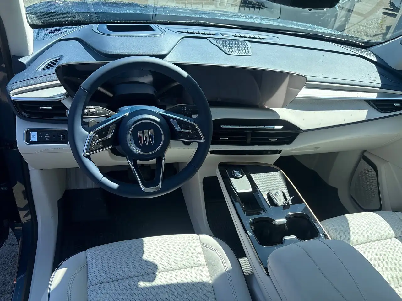 Buick Enclave снимка Buick Enclave