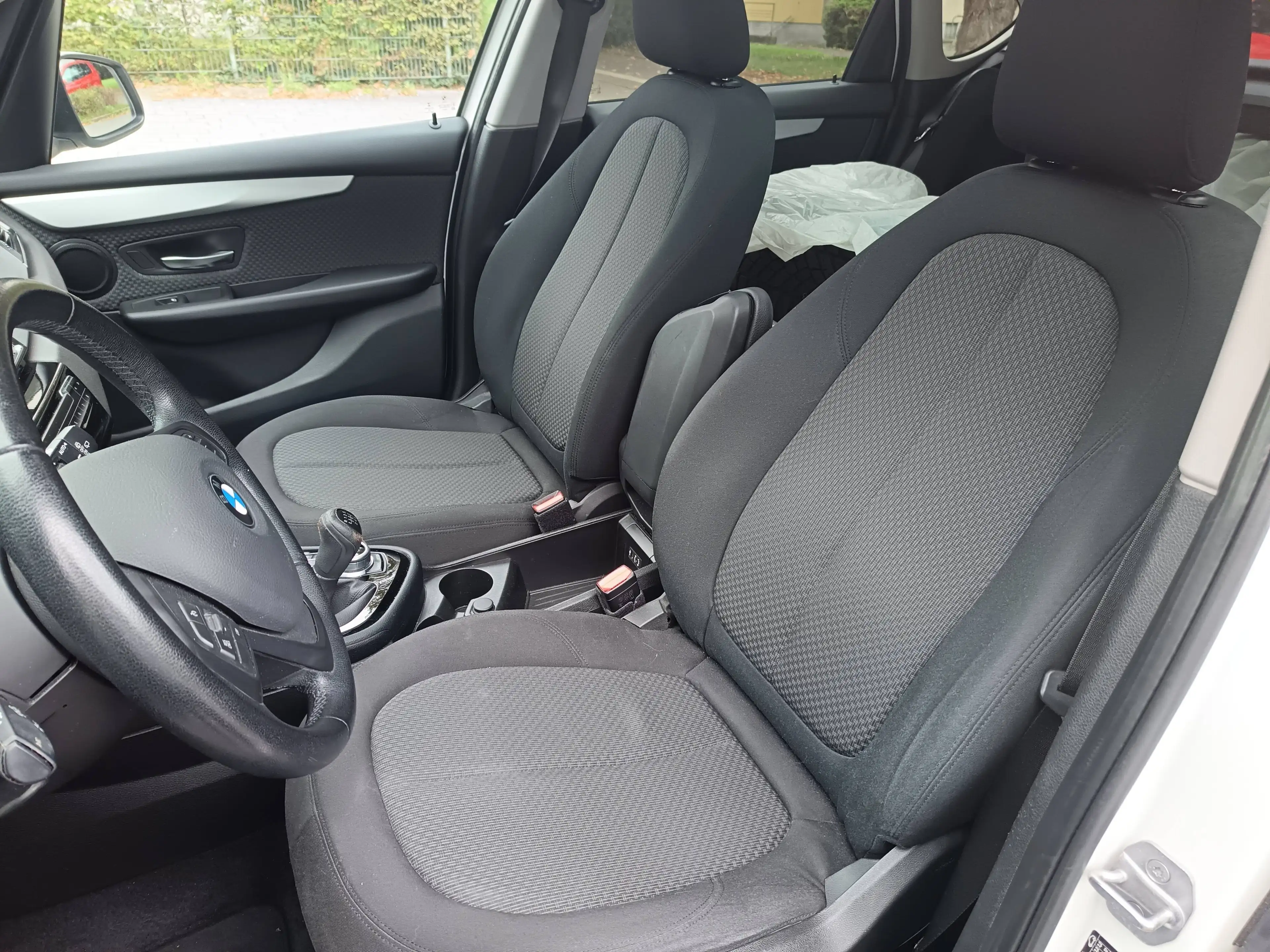 BMW 218 218 i Advantage — photo 14