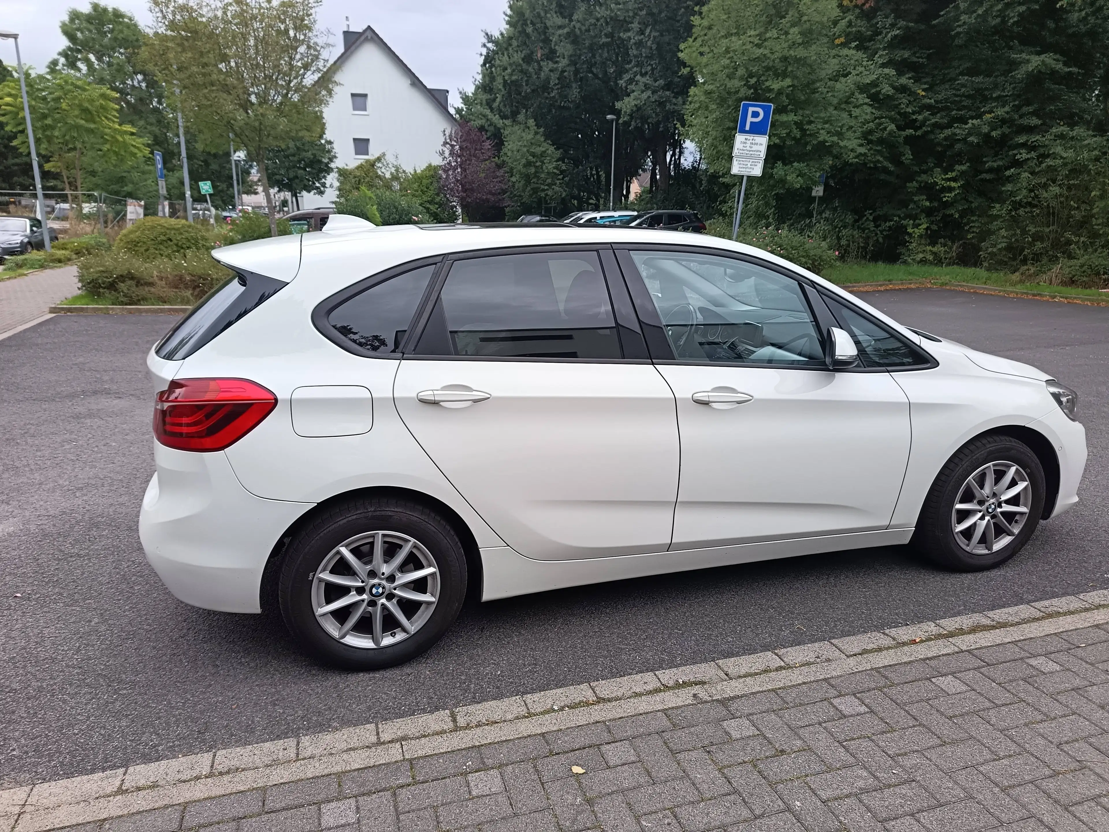 BMW 218 218 i Advantage — photo 11