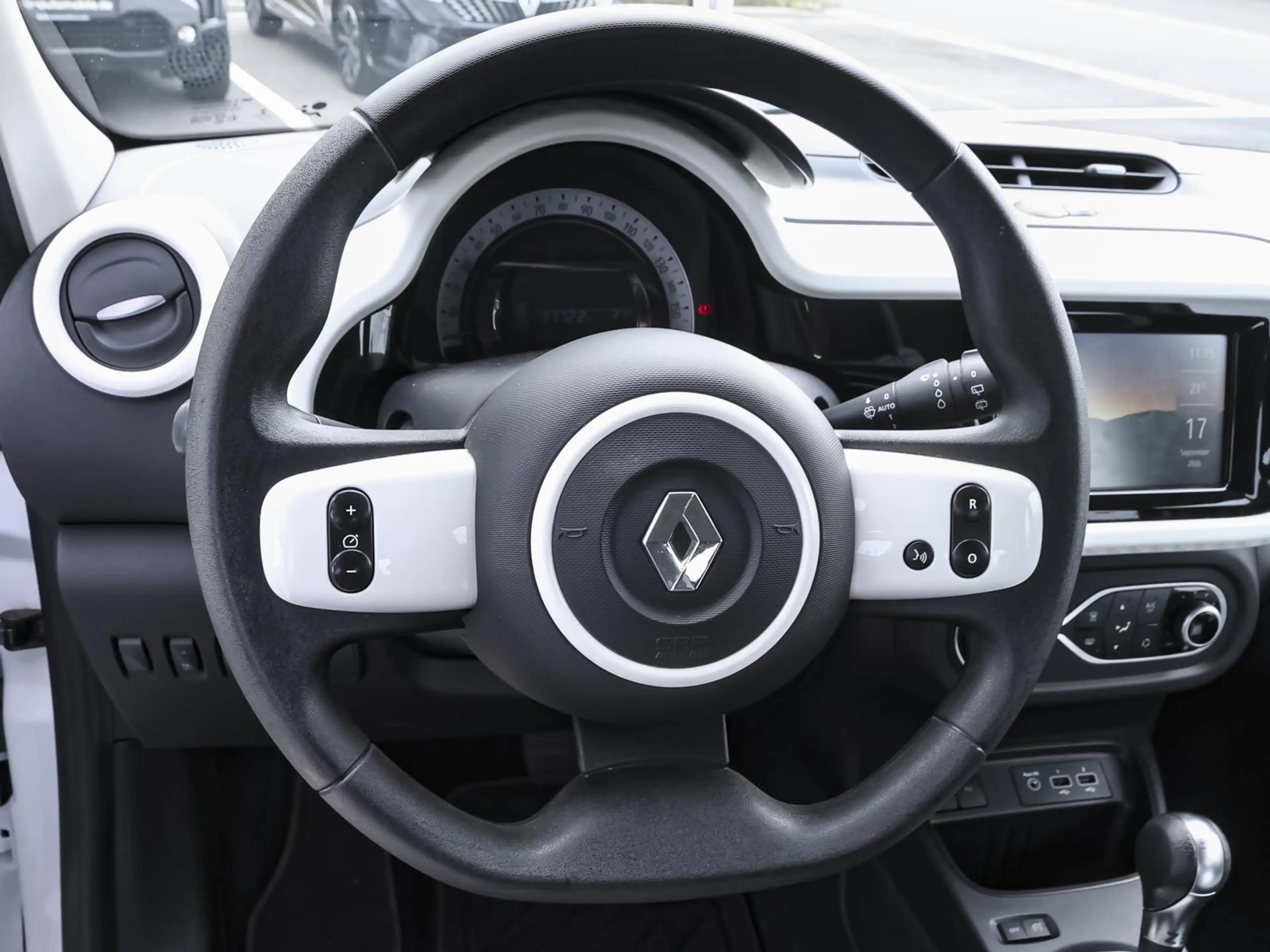 Renault Twingo E-TECH ZEN SHZ ANDROID CARPLAY — photo 9