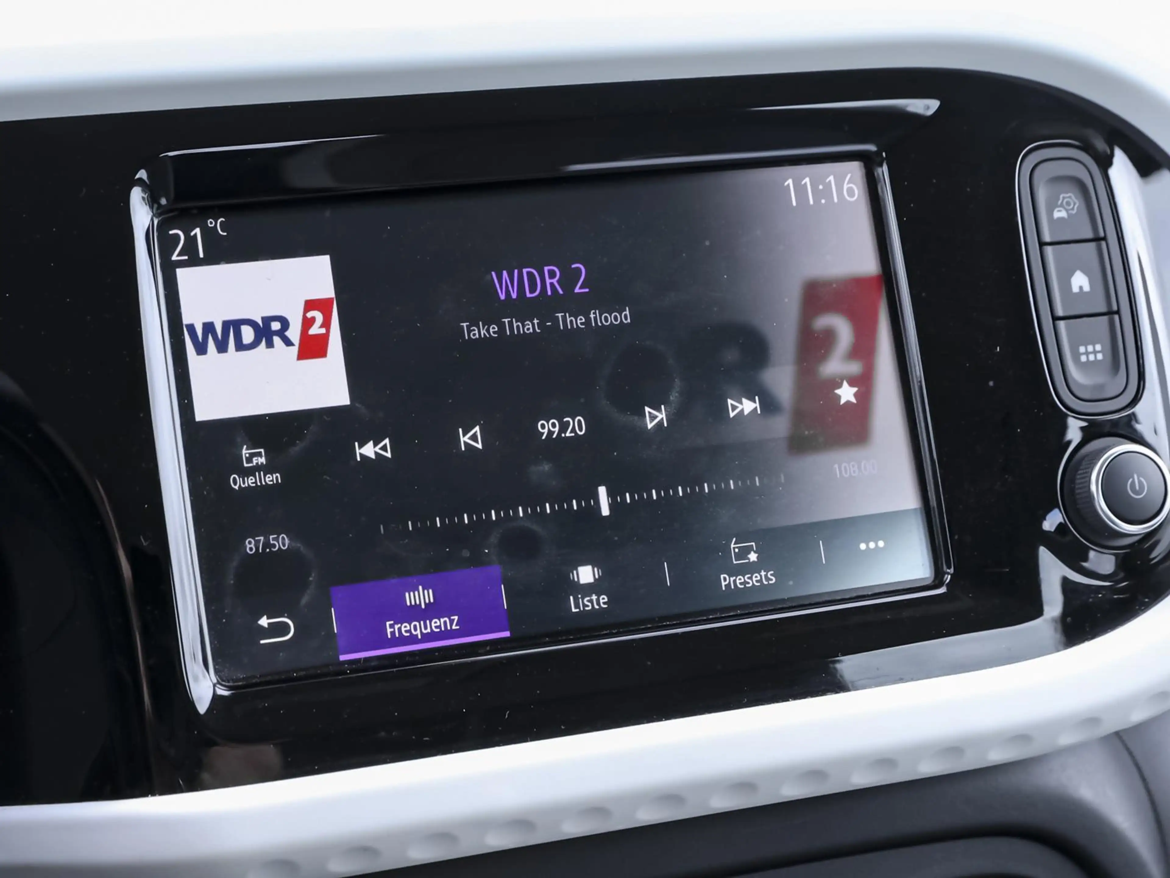 Renault Twingo E-TECH ZEN SHZ ANDROID CARPLAY — photo 6