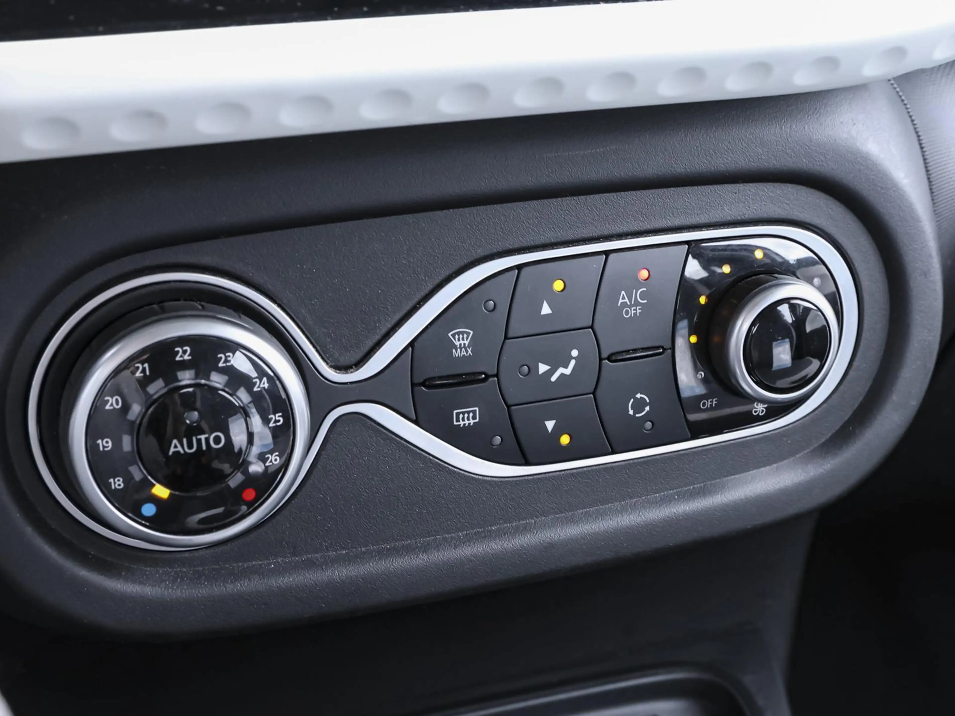 Renault Twingo E-TECH ZEN SHZ ANDROID CARPLAY — photo 14