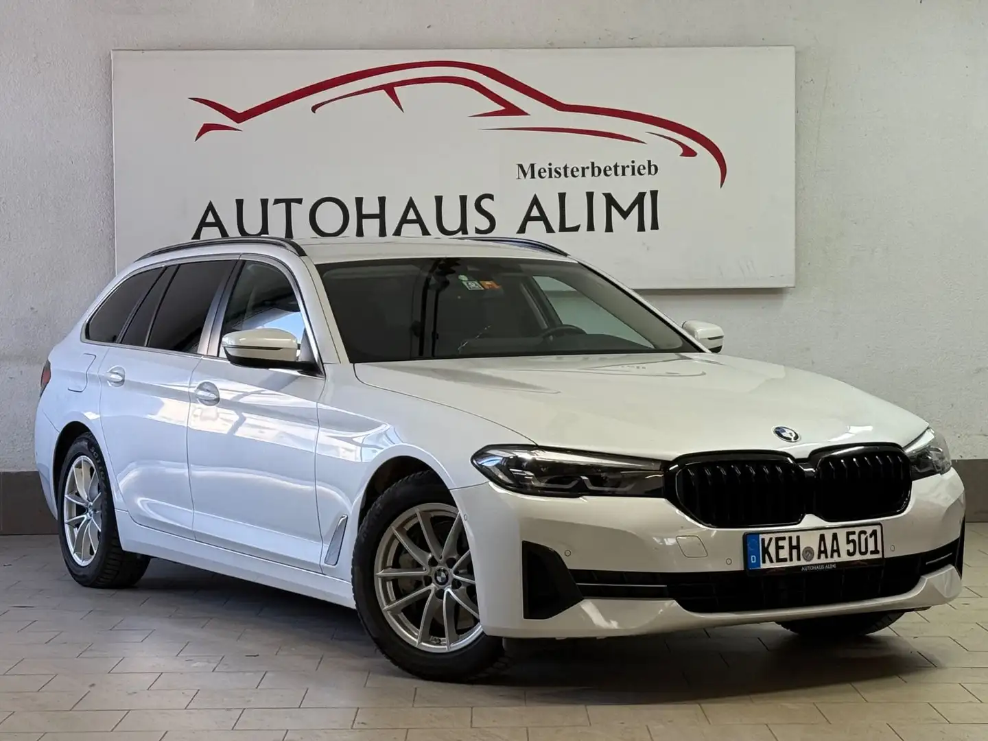 BMW 530 Touring 530 d xDrive LED DAB AppleCar Blanc - 2