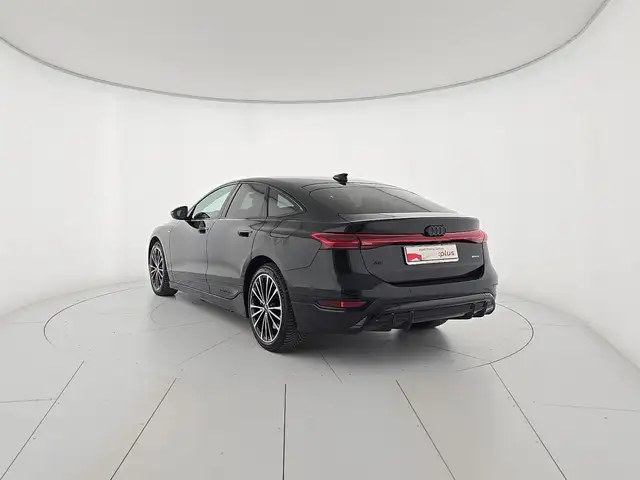 Audi E-Tron S view 3