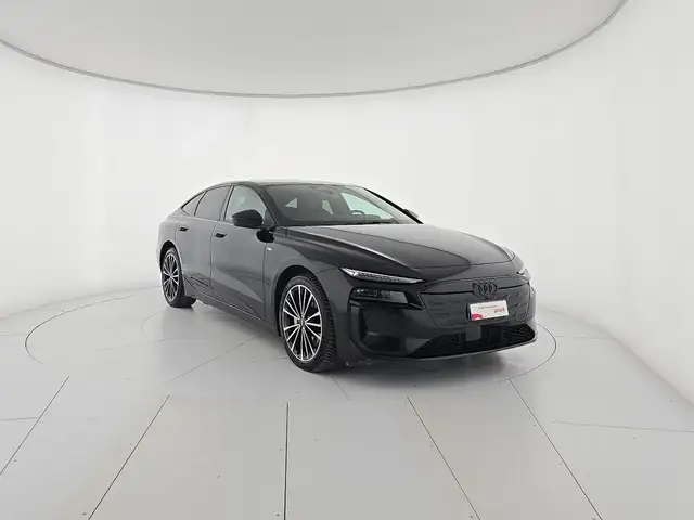 Audi E-Tron S view 6
