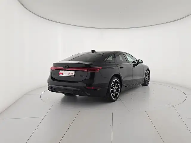 Audi E-Tron S view 5