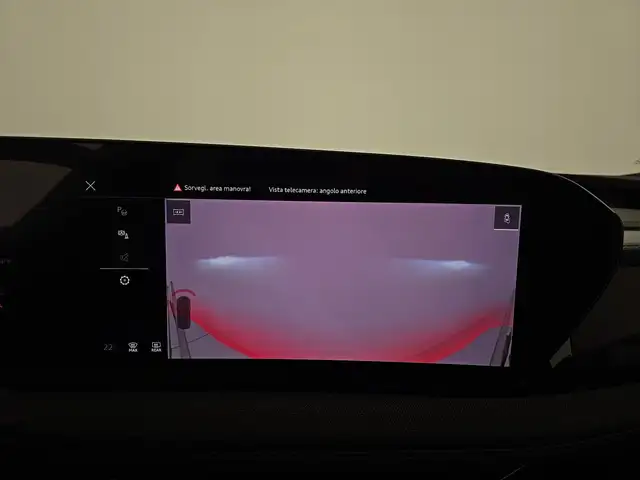 Audi E-Tron S view 13