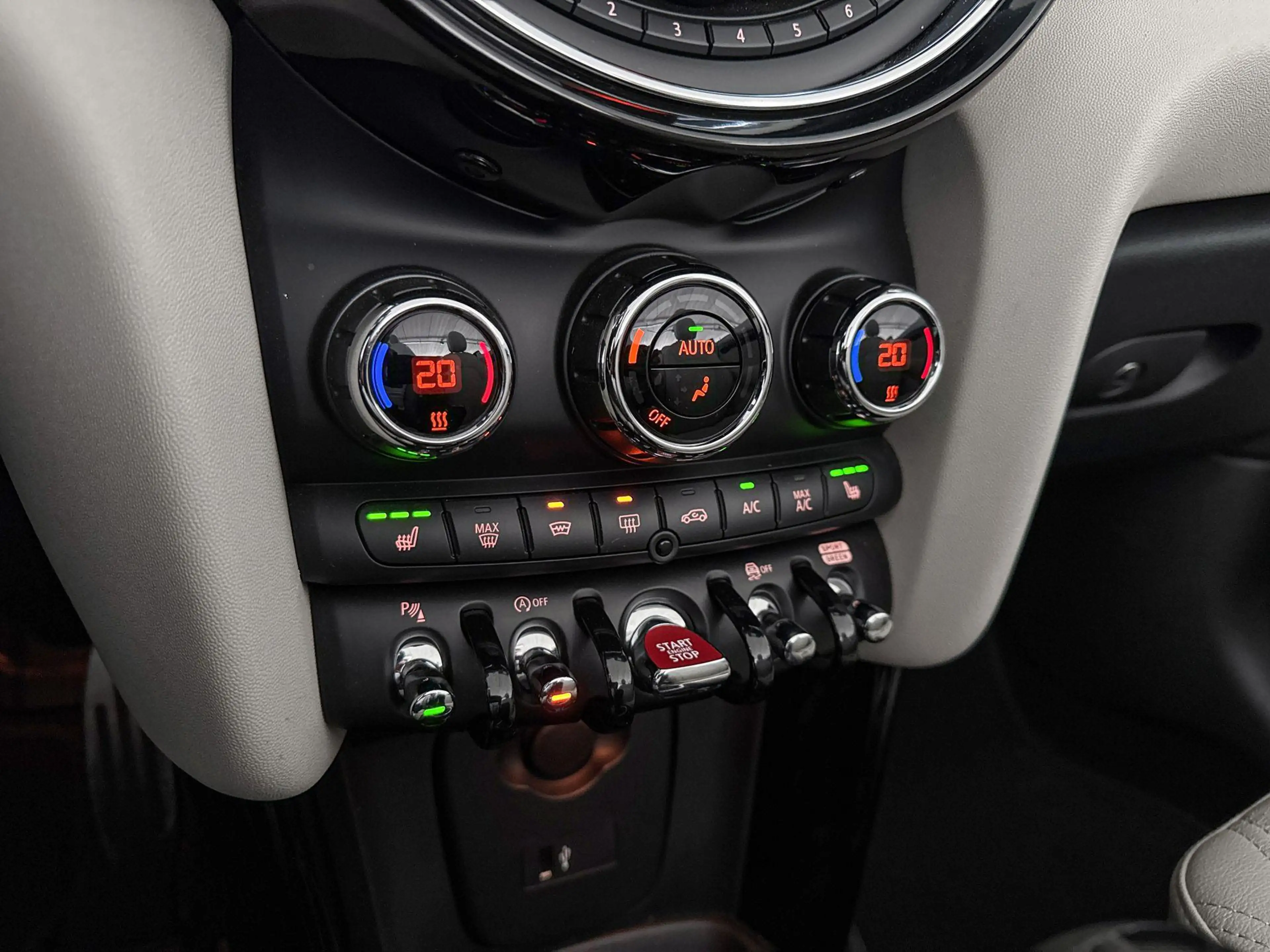 MINI John Cooper Works Cabrio 2.0 Chili — photo 15