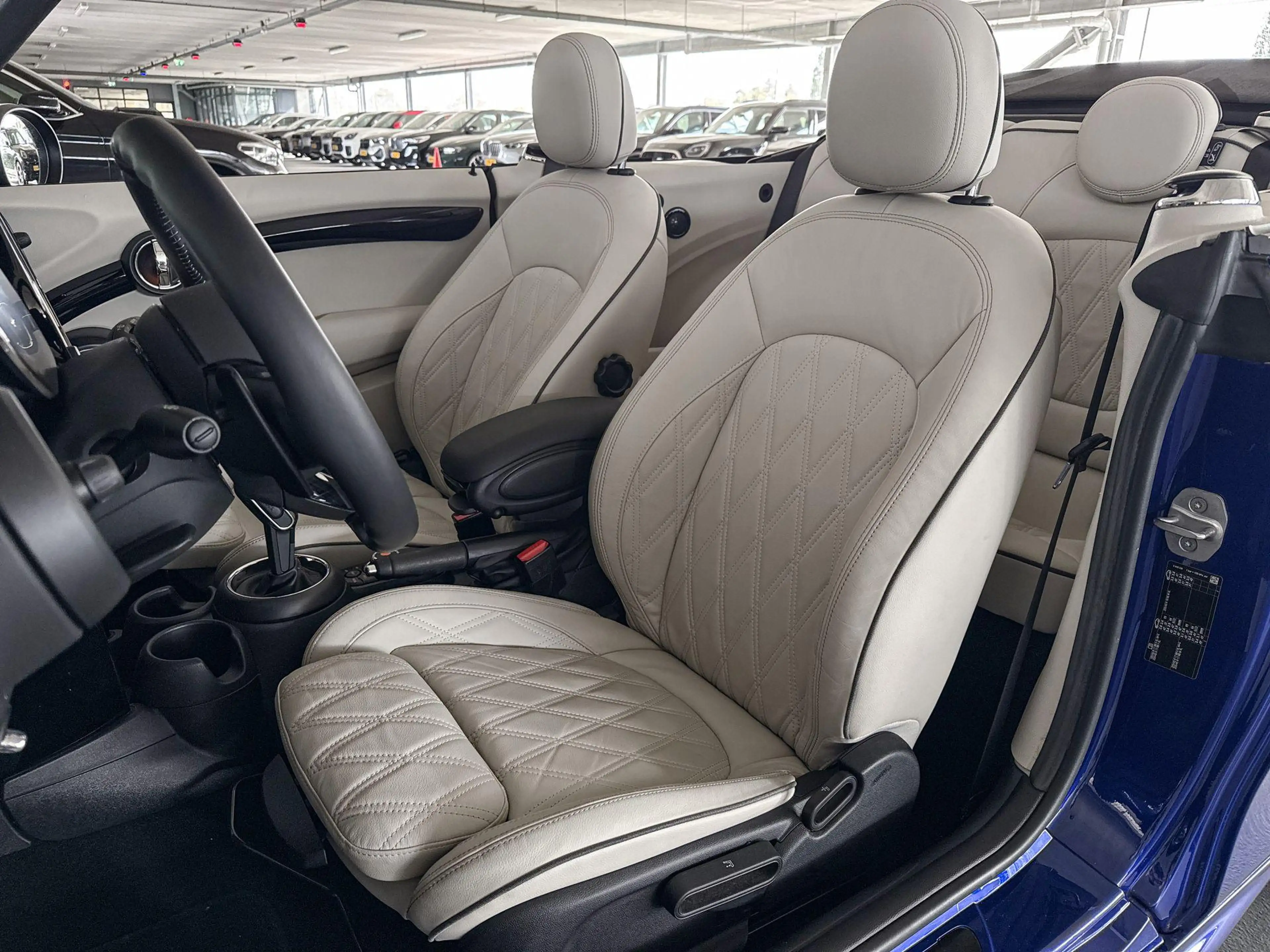 MINI John Cooper Works Cabrio 2.0 Chili — photo 9