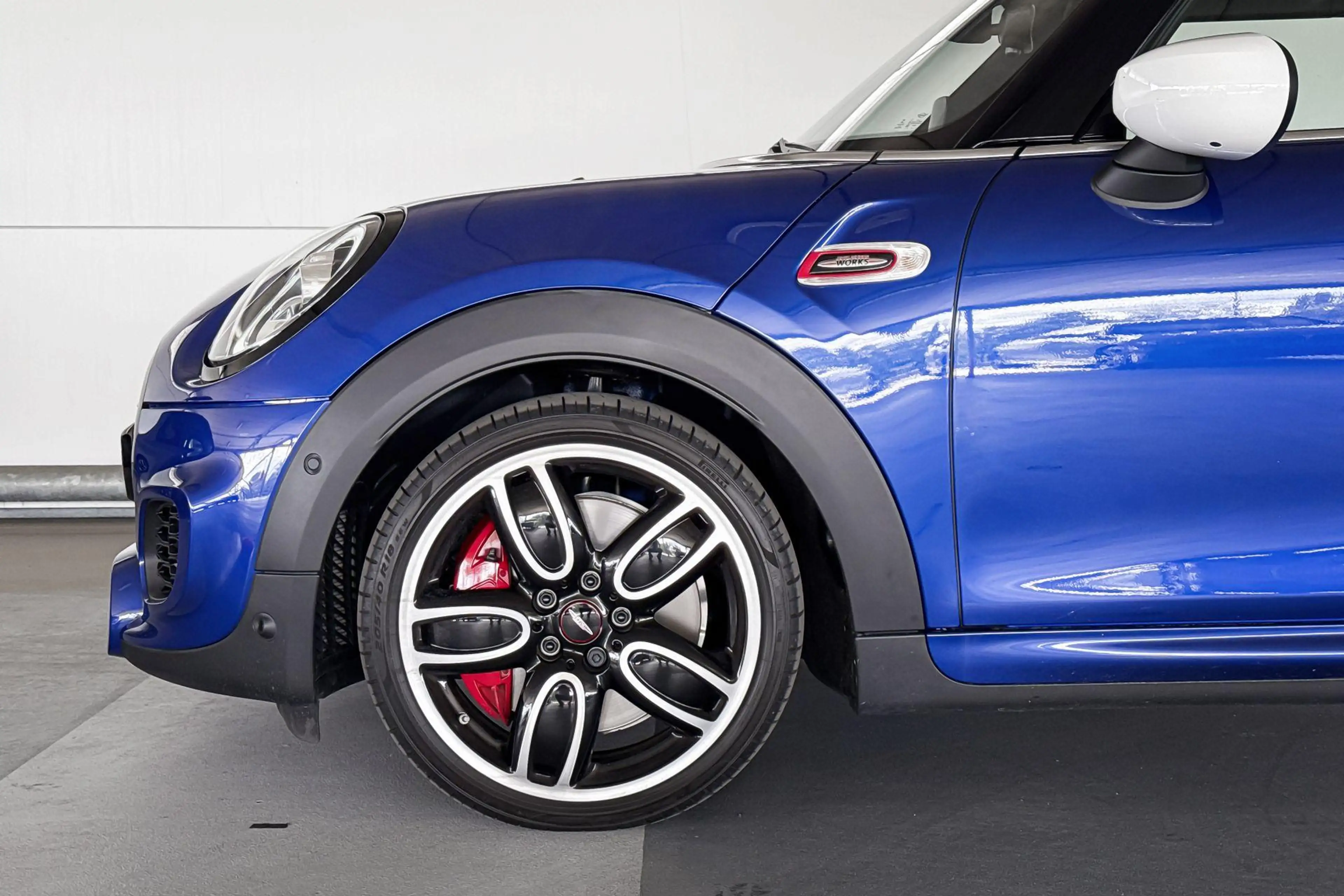MINI John Cooper Works Cabrio 2.0 Chili — photo 4