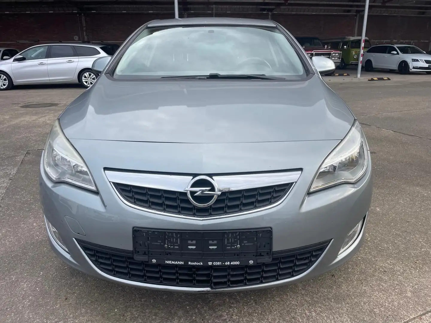 Opel Astra J Lim. 5-trg. Design Edition Silber - 2