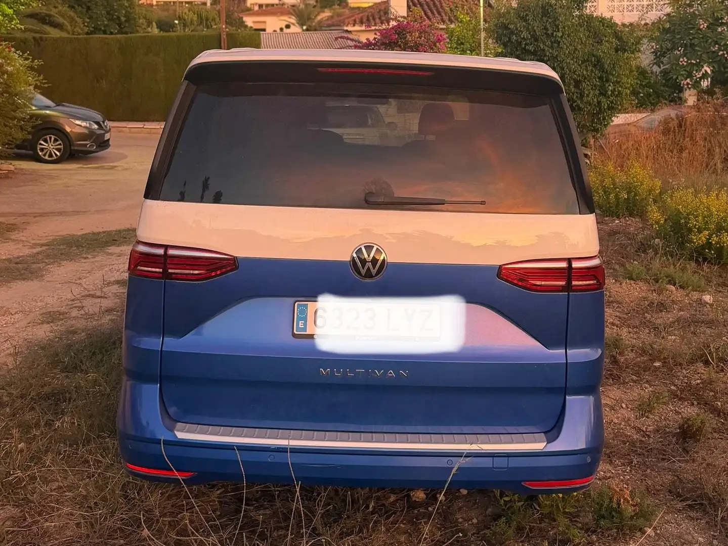 Volkswagen T7 Multivan PHEV ELÉCTRICA/GASOLINA Azul - 2
