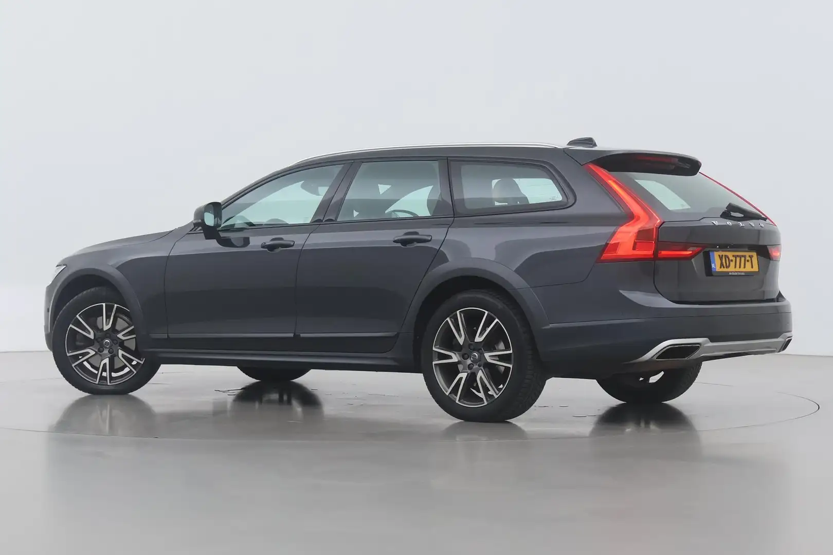 Volvo V90 Cross Country T6 AWD Pro | ACC | Leder | Stoel+Stuurverwarming | Gris - 2