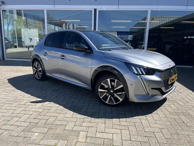 Peugeot e-208 EV GT 350 50 kWh Camera / Cruise / Pano / Lmv /Car