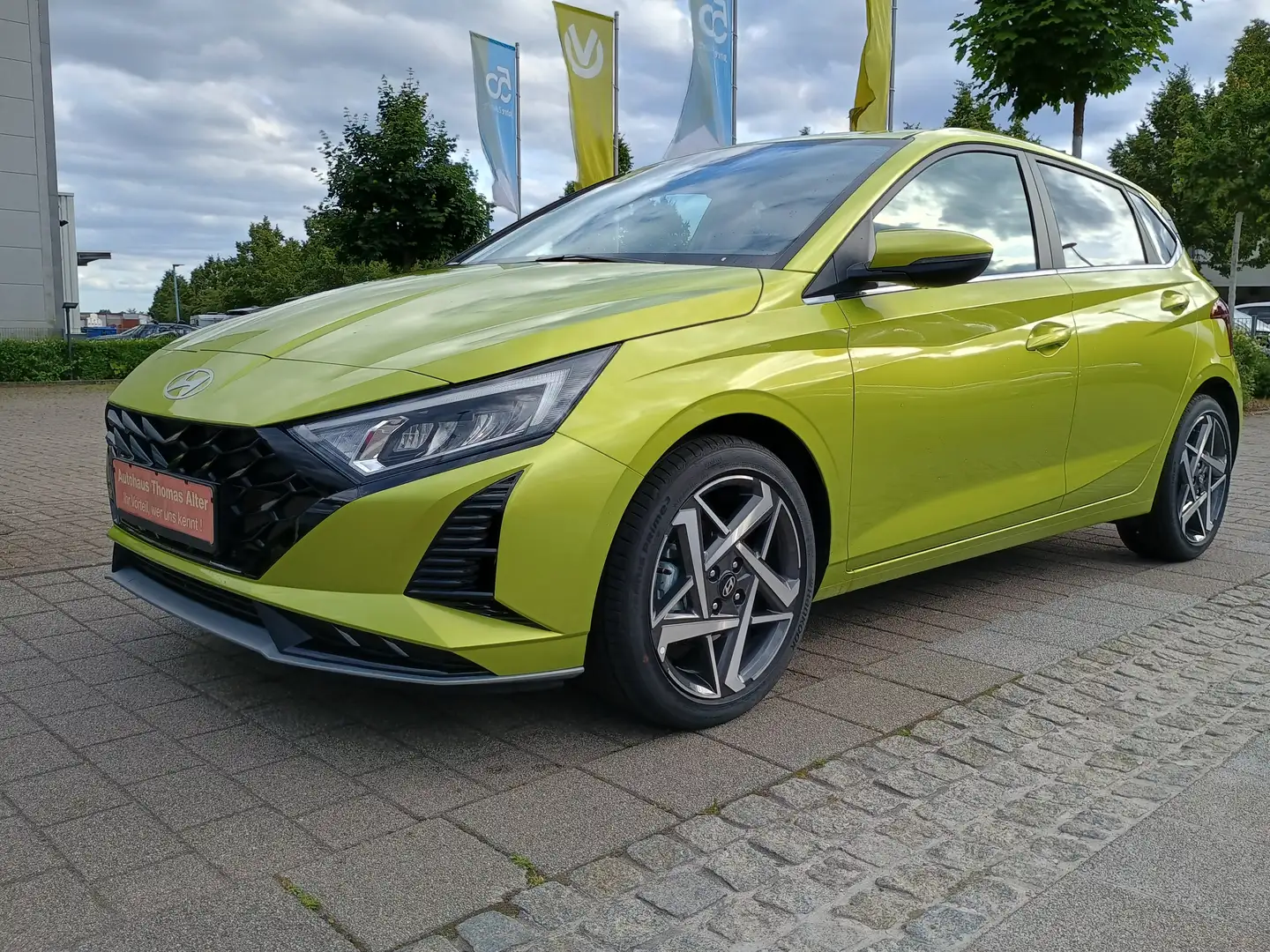 Hyundai i20 1.0 T-GDI 100 PS/Navi/Klimaautom/LED/17 Zoll/Alu Jaune - 1