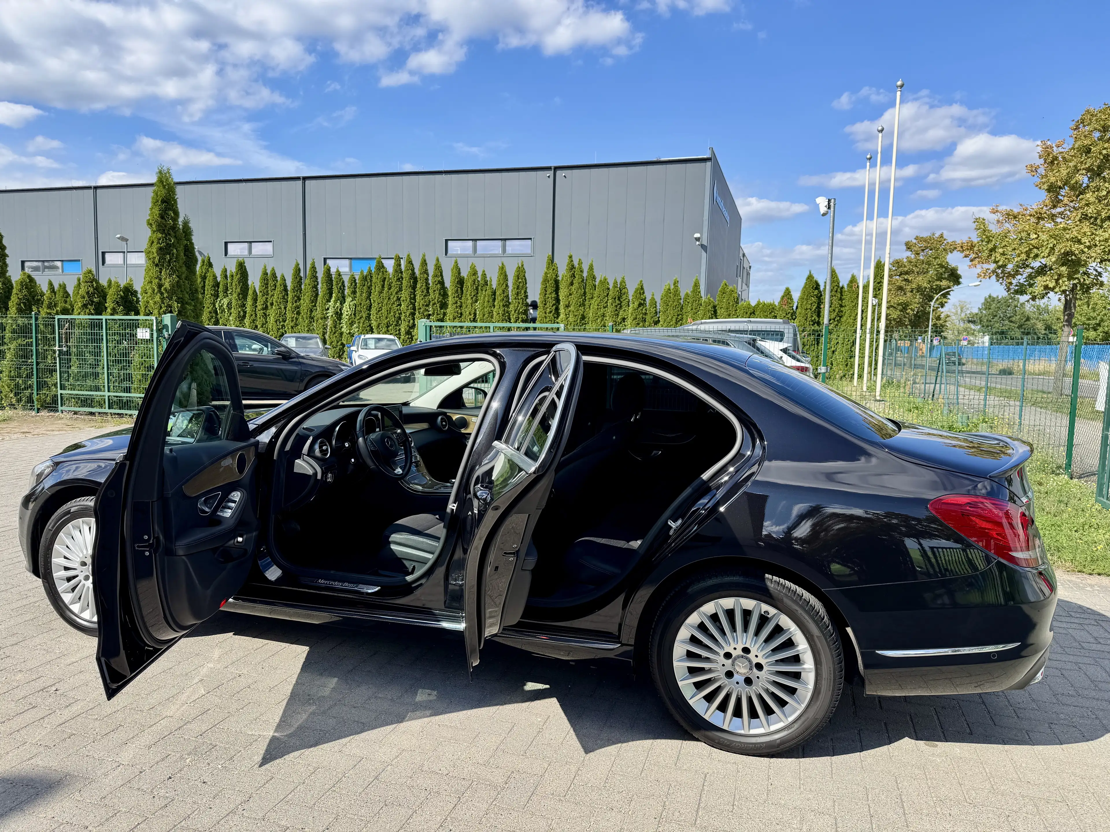 Mercedes-Benz C 200 C 200 CGI (205.042) Automatik, LED, NAVI, usw... Voll — photo 4