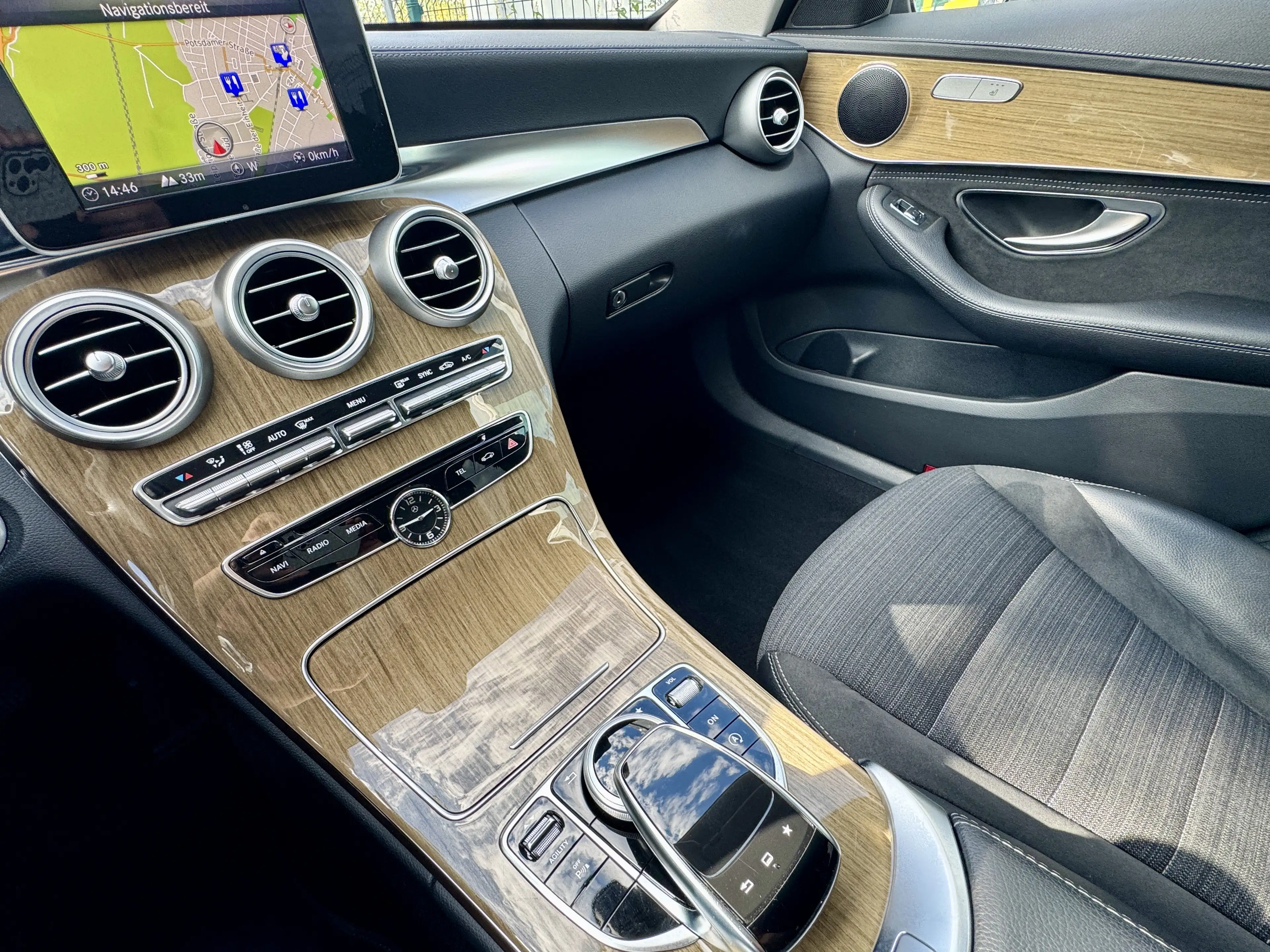 Mercedes-Benz C 200 C 200 CGI (205.042) Automatik, LED, NAVI, usw... Voll — photo 17